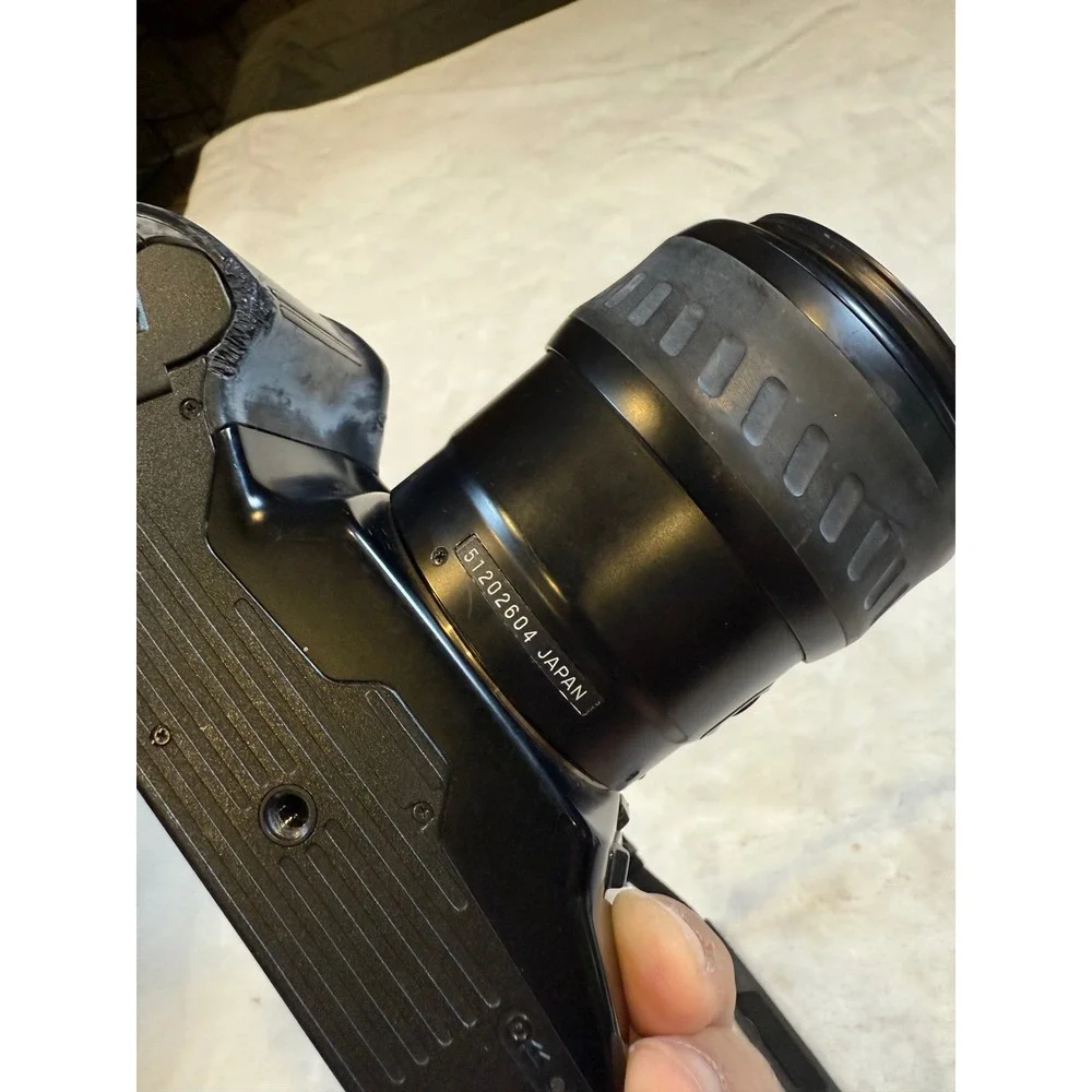Minolta Maxxum 5xi 35mm SLR Film Camera with AF Zoom xi 80-200mm Lens Black